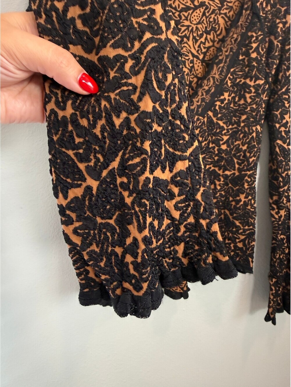 Nic + Zoe Black & Brown Patterned Mesh Top - Women's Large - Picture 6 of 8